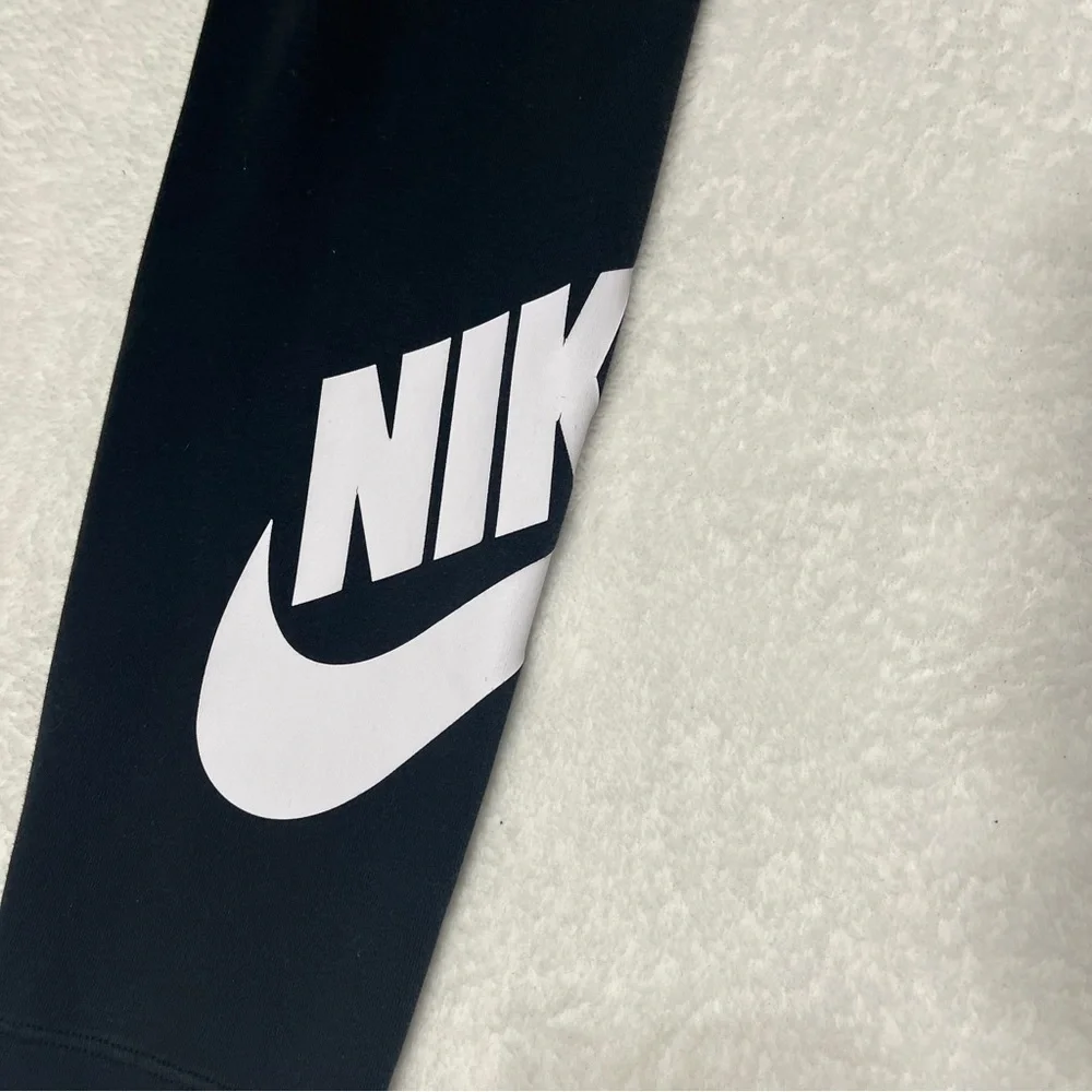 Nike Sportswear Essential High-waisted Logo Leggings Black Small
